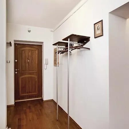 Moderion - Market Squar South