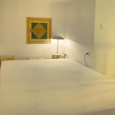 Moderion - Market Squar South Apartment