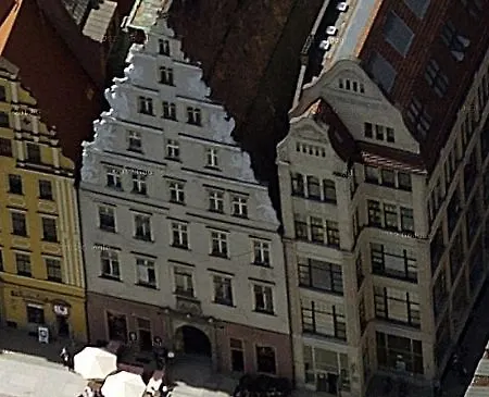 Moderion - Market Squar South